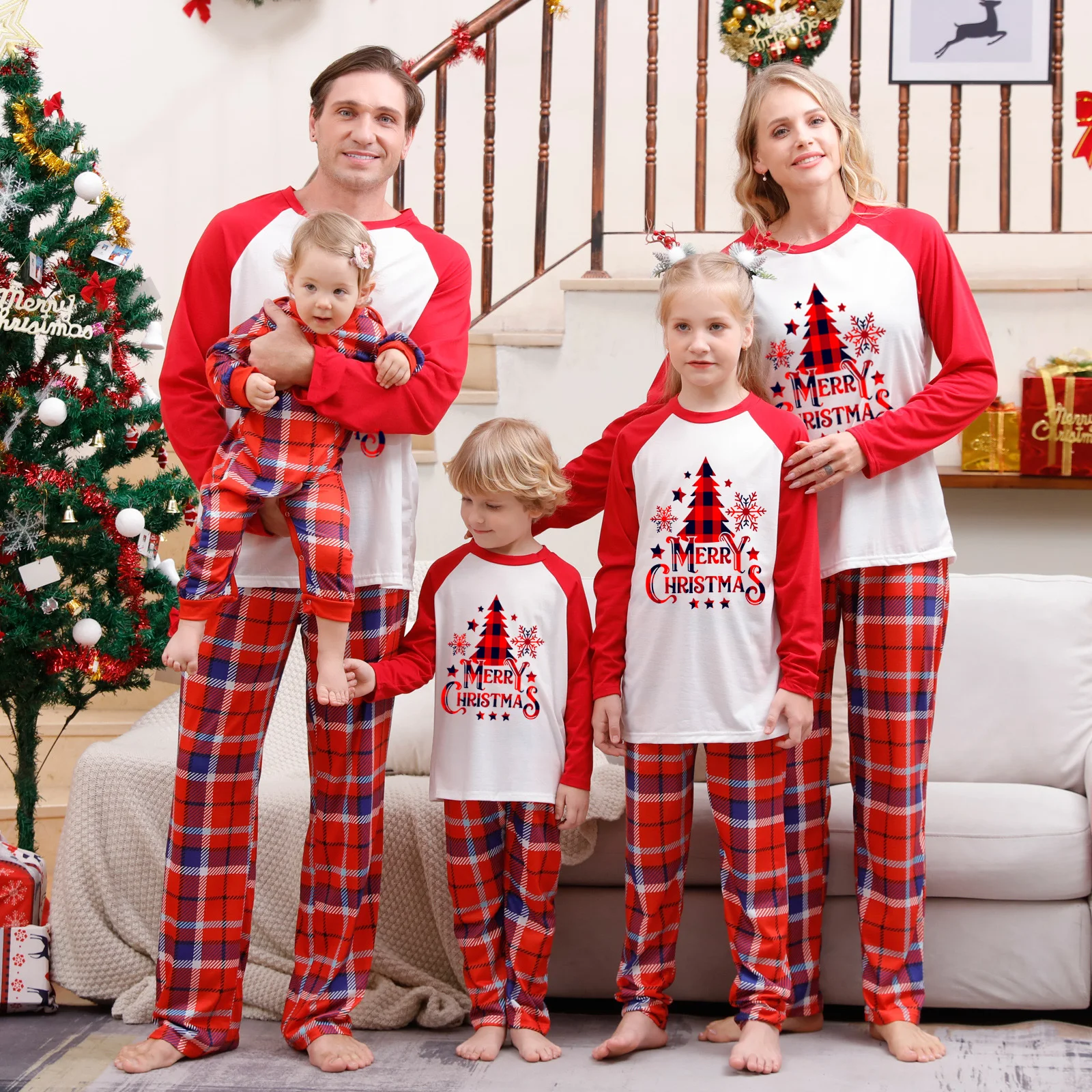 Winter Clothing Looks - Nieuwjaarskleding Kerstboom Print Kerst Bijpassende Pyjama