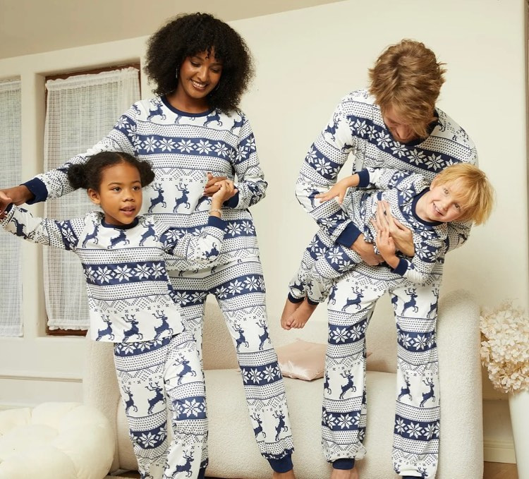 Vrolijk kerstfeest Familie bij - Winter Clothing Looks recensie en prijs